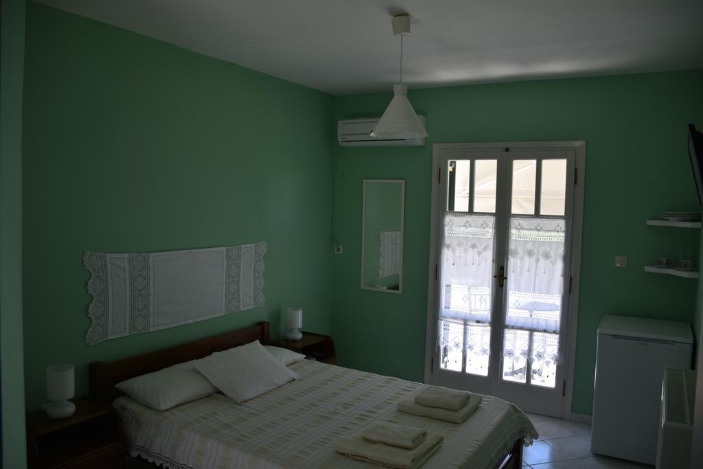 Studio Kostas Hotell Asprogerakata Exteriör bild
