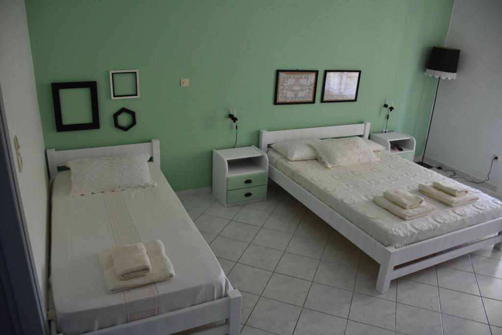 Studio Kostas Hotell Asprogerakata Exteriör bild