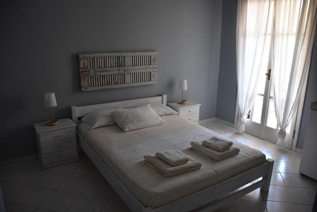 Studio Kostas Hotell Asprogerakata Exteriör bild